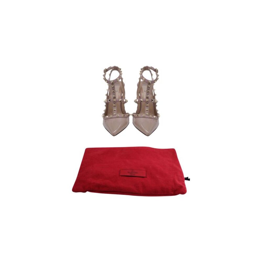 Valentino Garavani Rockstud Sandals in Beige Patent Leather - Picture 8 of 8